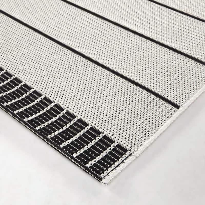 Campert Striped Patio Indoor/Outdoor Area Rug