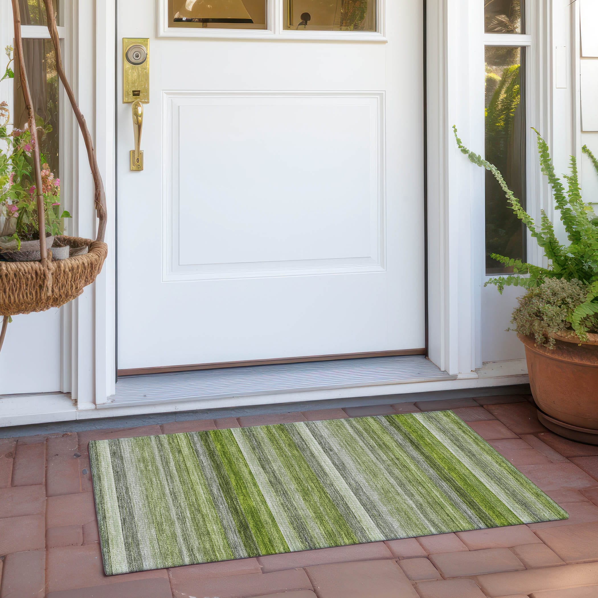 Machine Washable Indoor/ Outdoor Ombre Stripes Chantille Rug