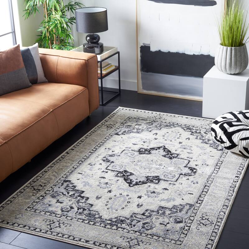 SAFAVIEH, Brentwood Eustachia Oriental Distressed Rug - 5'3" x 7'6"