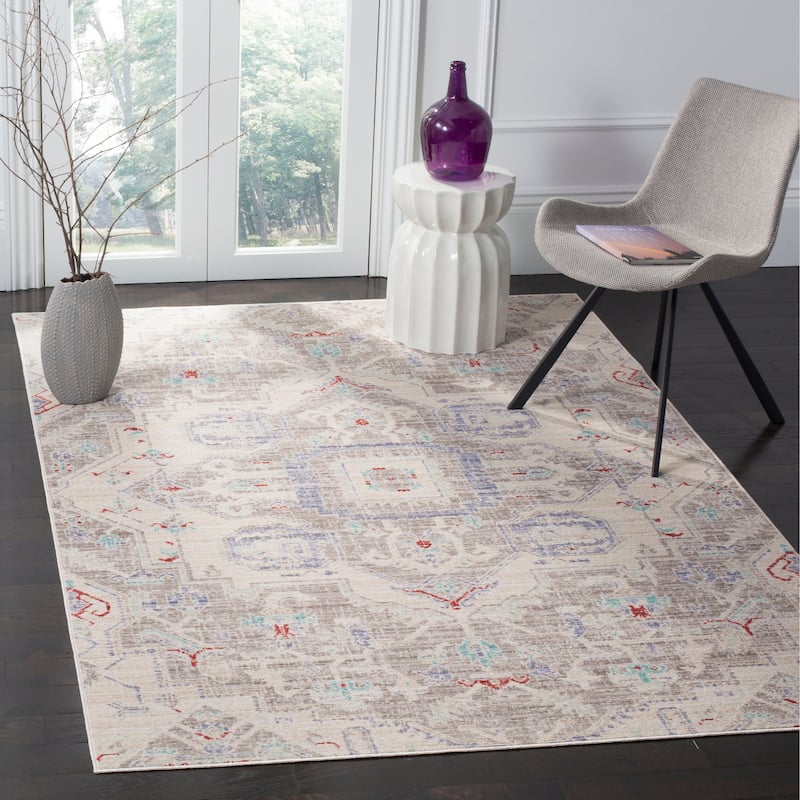 SAFAVIEH Windsor Garofina Shabby Chic Oriental Polyester Rug - 5' x 7' - Light Grey/Ivory