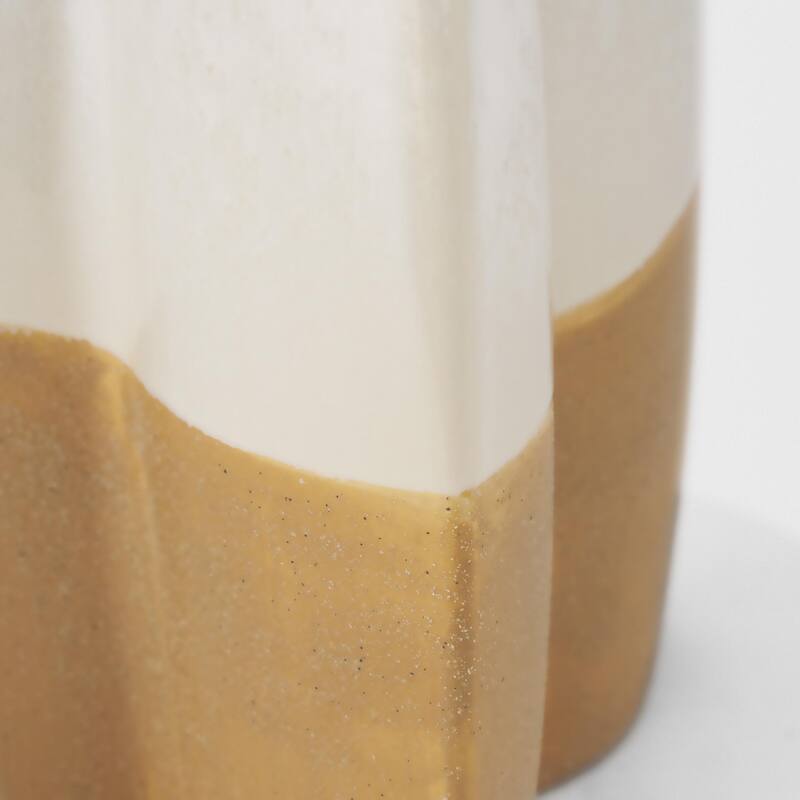 Vania Off White Textured Vase