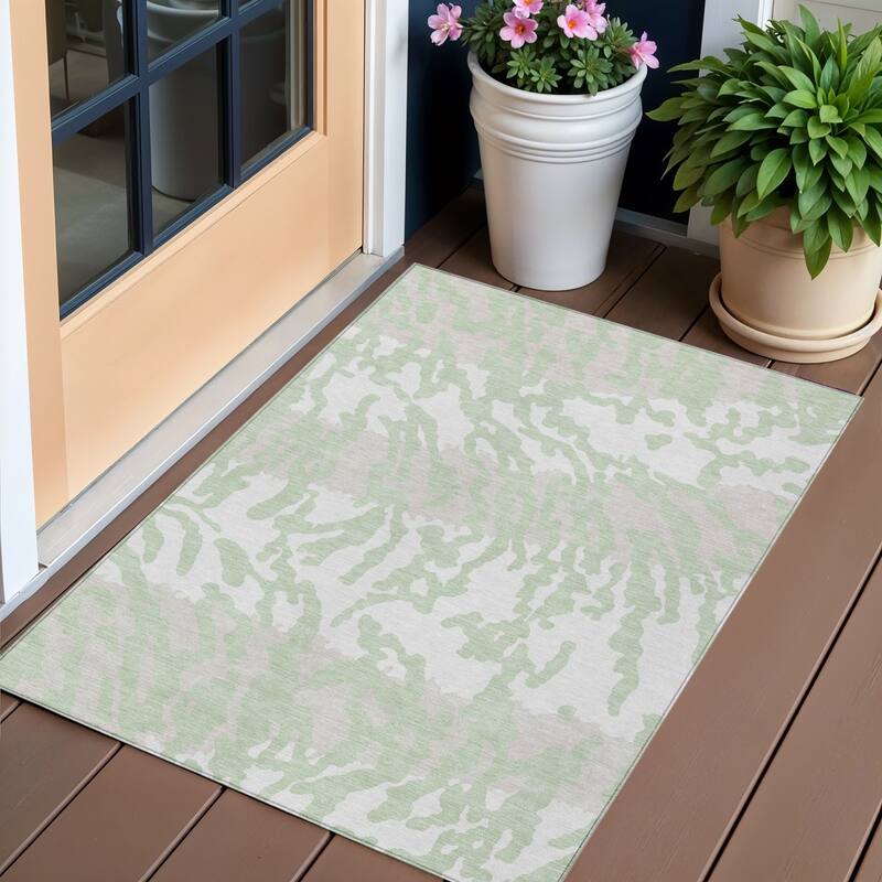 HomeRoots Animal Print Transitional Rectangle Outdoor Rug - 3' x 5'