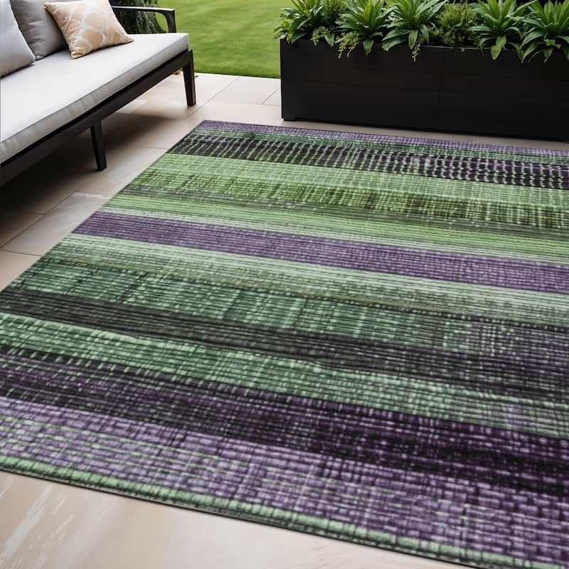 HomeRoots Striped Transitional Rectangle Outdoor Rug - 5' X 8'