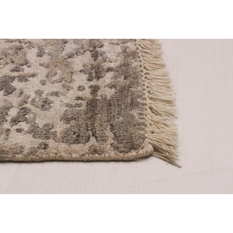 ECARPETGALLERY Hand-knotted Alma Light Grey Silk Rug - 8'0 x 10'0