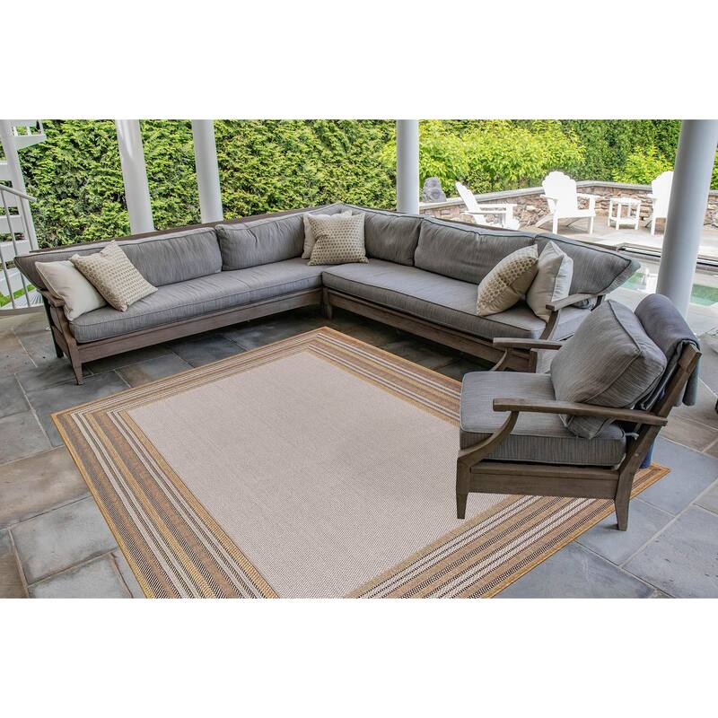 Liora Manne Carmel Multi Border Indoor/ Outdoor Area Rug