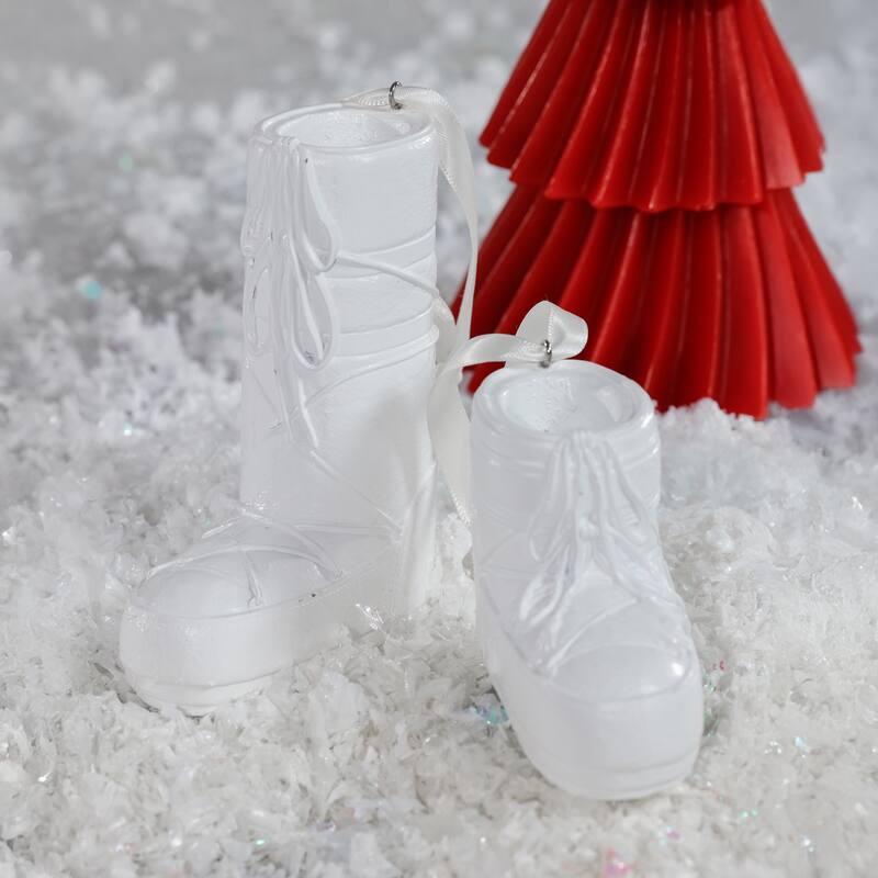 Après Ski Boot Holiday Ornaments, 6 Hanging Pieces (3 Sets of 2 Assorted Sizes)