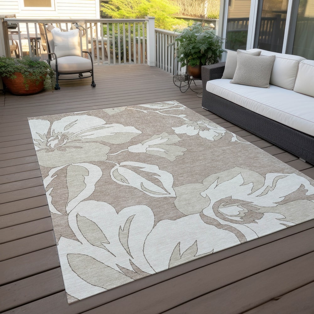 Machine Washable Indoor/ Outdoor Chantille Floral Contemporary Rug