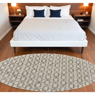 HomeRoots 10' Ivory and Tan Round Trellis Hand Tufted Area Rug - 120' X ...