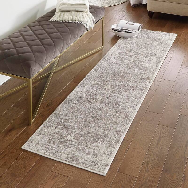 Traditional Brenda Collection Area Rug