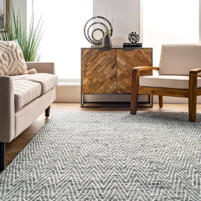 Nuloom Rochell Hand Woven Chevron Area Rug