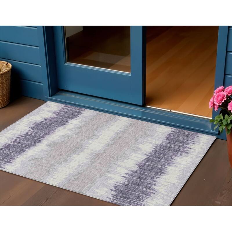 HomeRoots Striped Transitional Rectangle Outdoor Rug - 3' x 5'