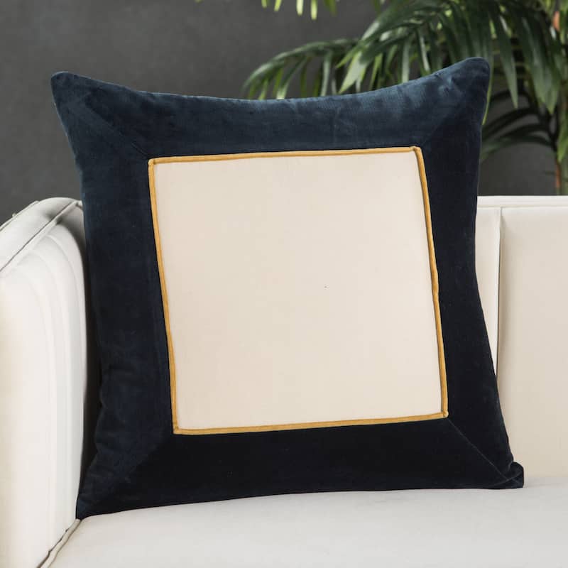 Carson Carrington Odelas Border Throw Pillow