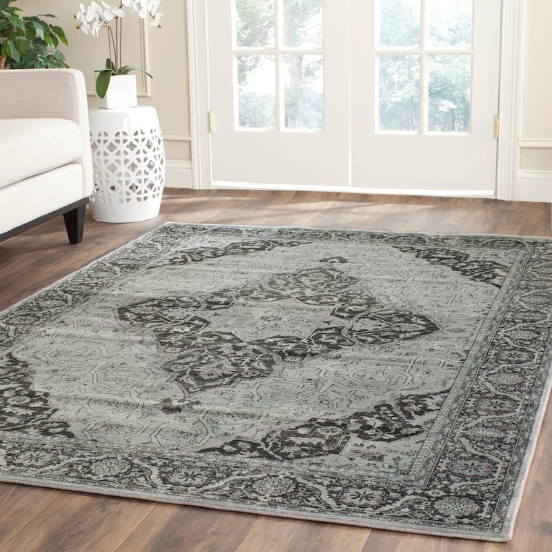 SAFAVIEH Vintage Distressed Boho Leonora Oriental Rug - 3'3" x 5'7" - Light Blue/Multi