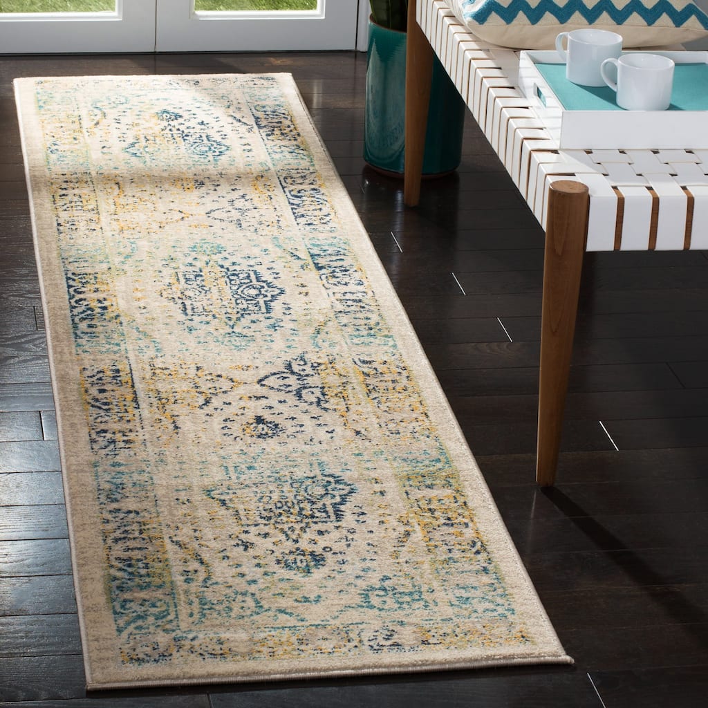 SAFAVIEH Evoke Bev Distressed Vintage Boho Rug