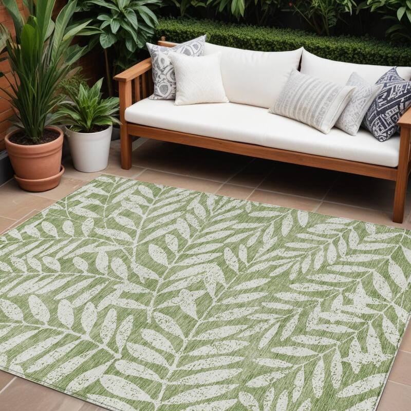 HomeRoots Floral Transitional Rectangle Outdoor Rug - 9' X 12'