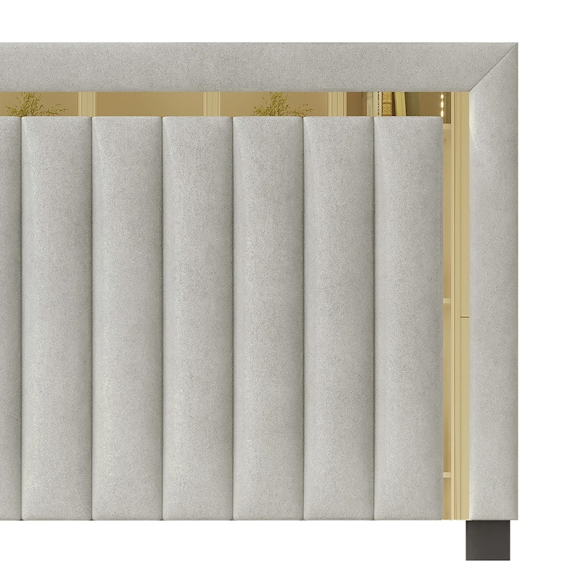Clayfell Olathe Upholstered Panel Bed