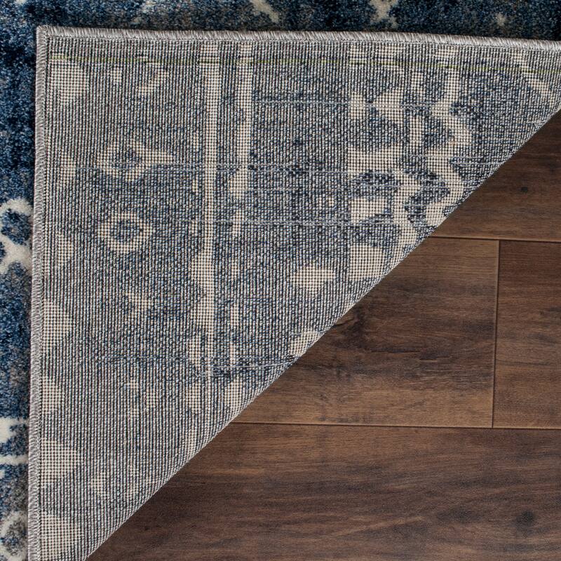 SAFAVIEH Tunisia Dorothea Southwestern Rug