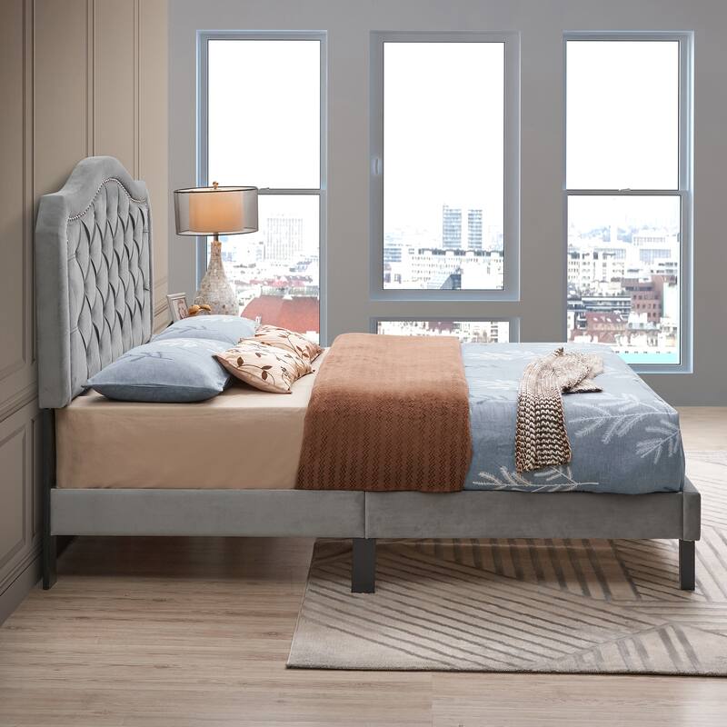 Gray Queen Size Button Tufted Platform Bed with Strong Support
