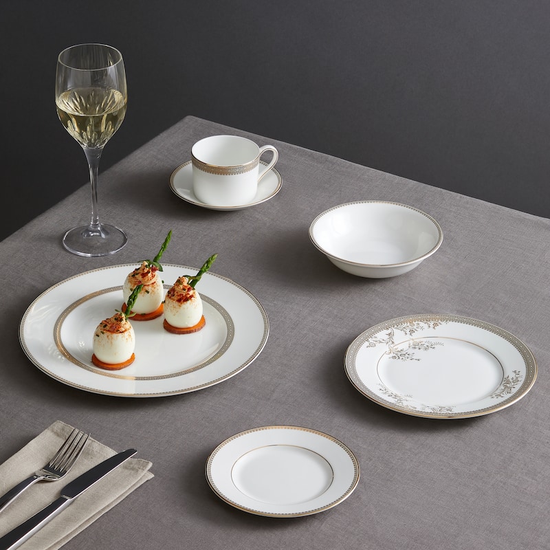 Vera Wang Lace Gold Rim Soup Plate 8.9in