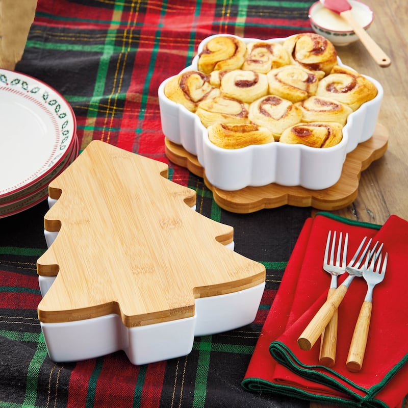 White Ceramic Tree Baker with Lid and Trivet - 11x9x3 in - Perfect for Christmas Baking - Hand Wash Only