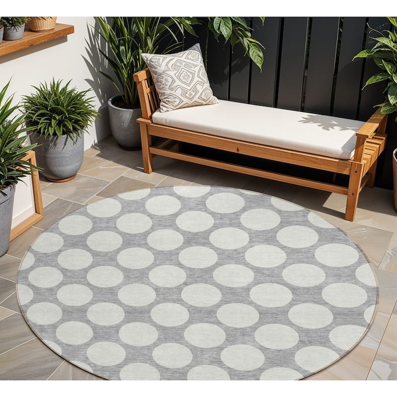 HomeRoots Polka Dot Transitional Rectangle Outdoor Rug - 8' Round