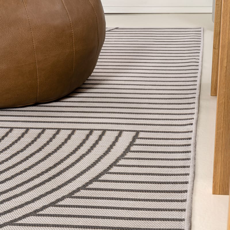 JONATHAN Y Reversible Zana Mid-Century Modern Curve Stripe Machine-Washable Dark Gray/Cream Indoor/Outdoor Area Rug