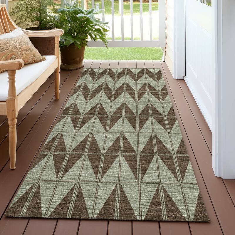 Machine Washable Indoor/ Outdoor Modern Zeke Chantille Rug - Chocolate - 2'3" x 7'6"
