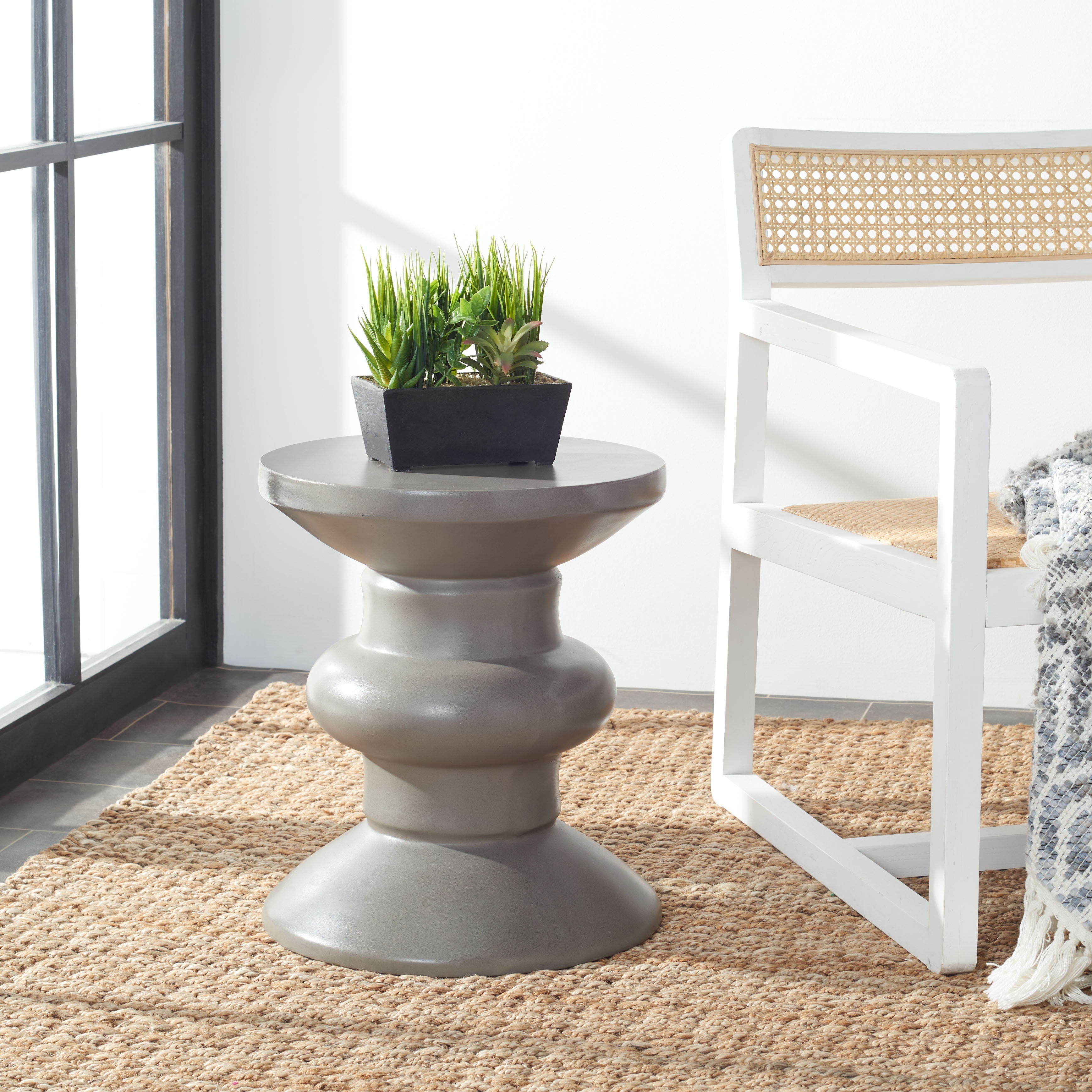 SAFAVIEH Outdoor Jiraiya Concrete Accent Stool - 15"W x 15"D x 18"H