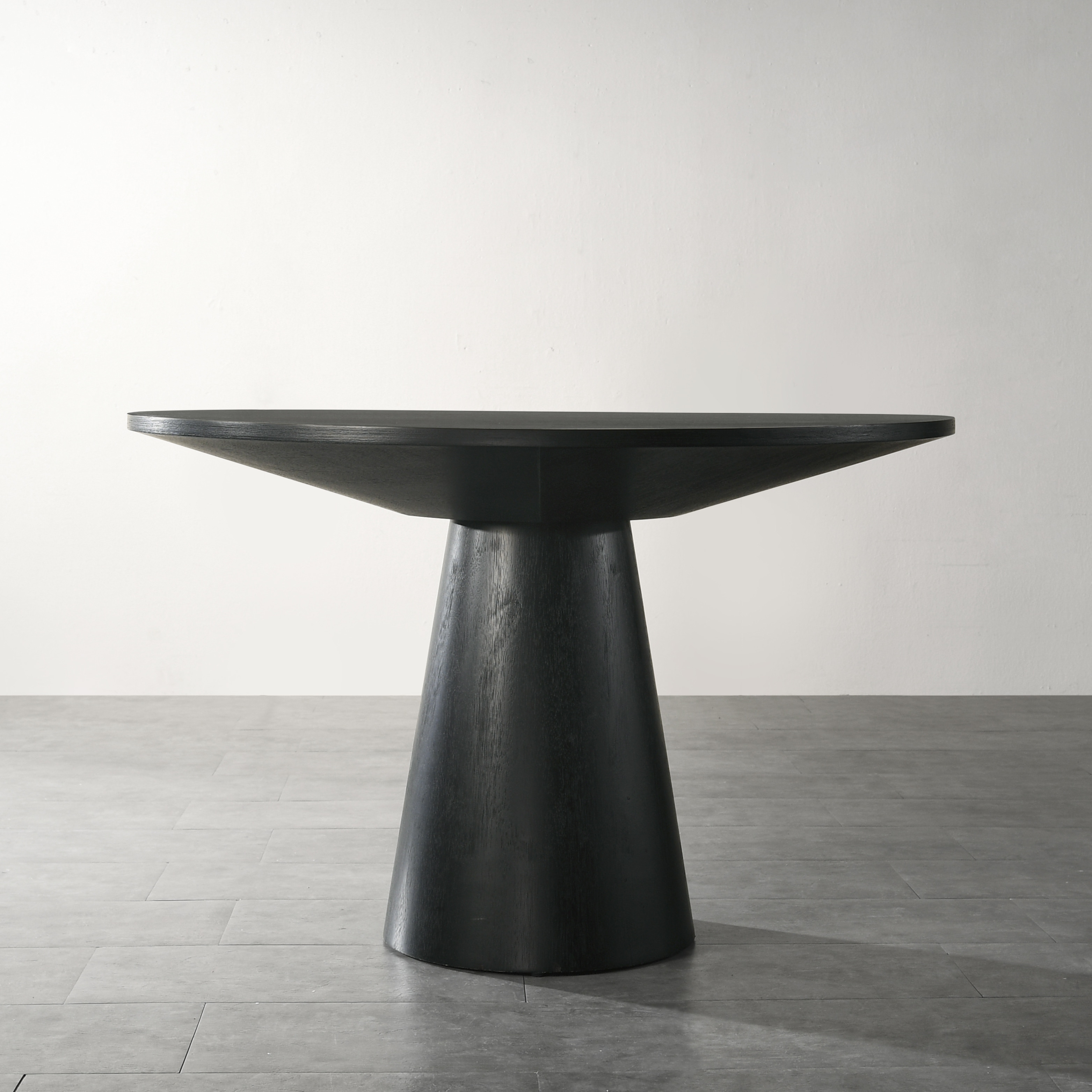 Roundhill Furniture Rocco 48" Pedestal Dining Table