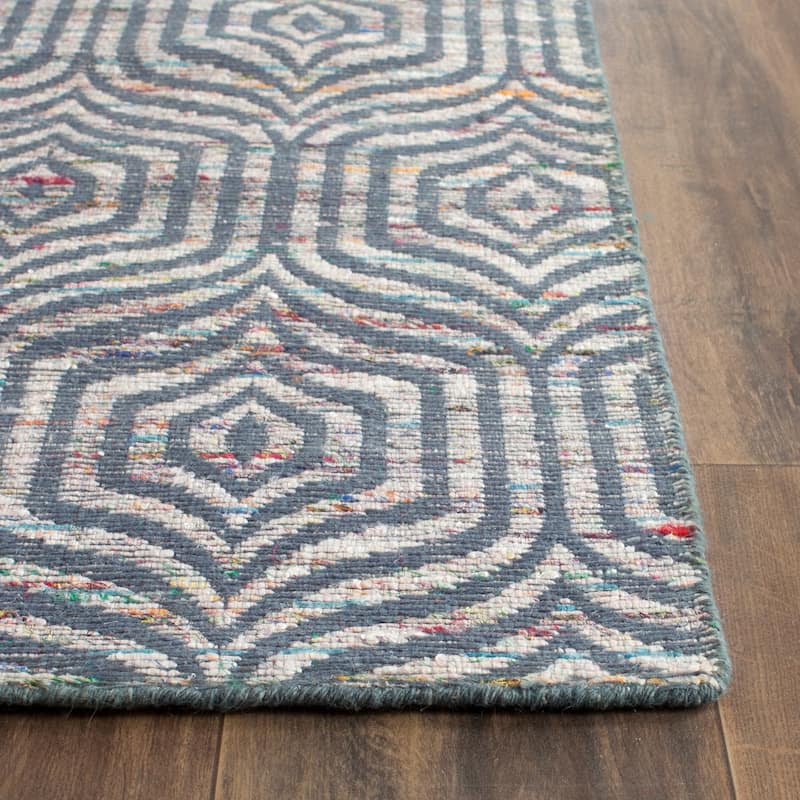 SAFAVIEH Handmade Straw Patch Chanel Modern Wool Rug