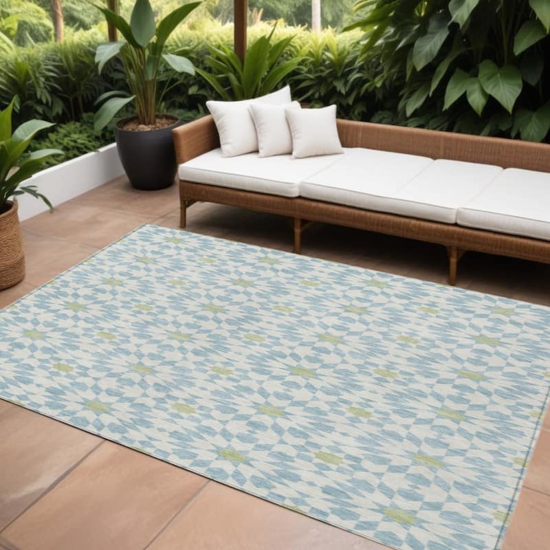 HomeRoots Floral Medallion Transitional Rectangle Outdoor Rug - 9' X 12'