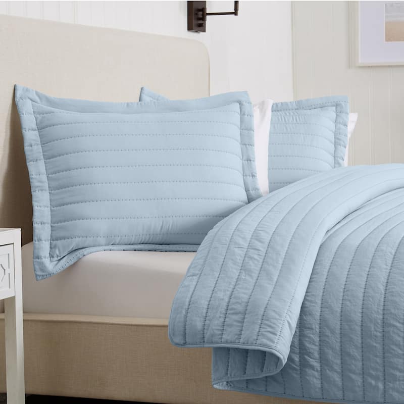 Luxurious Channel Stitch Microfiber Quilt Set With Shams