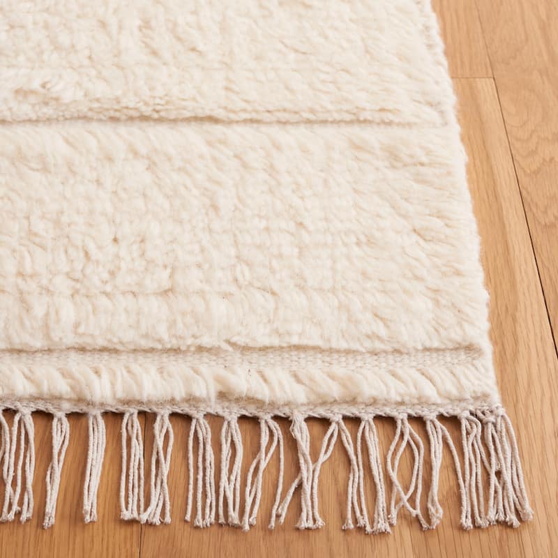 SAFAVIEH Handmade Kenya Nives Southwestern Wool Rug