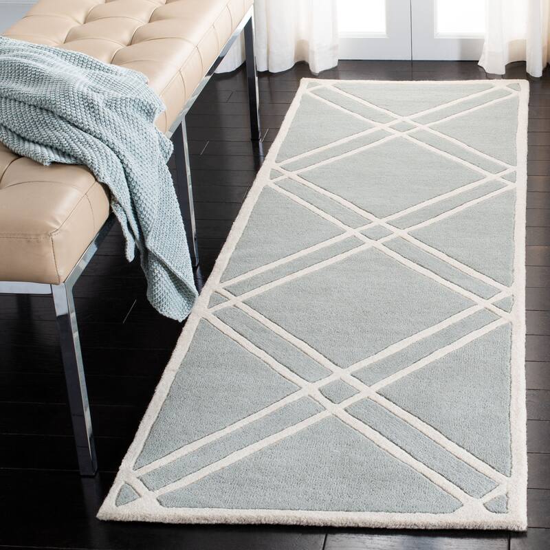 SAFAVIEH Handmade Chatham Geronda Modern Moroccan Wool Rug - 2'3" x 7' Runner - Grey/Ivory
