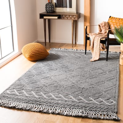 SAFAVIEH Handmade Casablanca Shag Raika Tribal Wool Rug