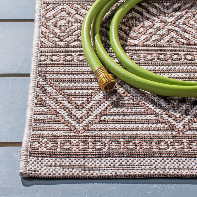 SAFAVIEH Courtyard Zorana Indoor/ Outdoor Waterproof Patio Backyard Rug