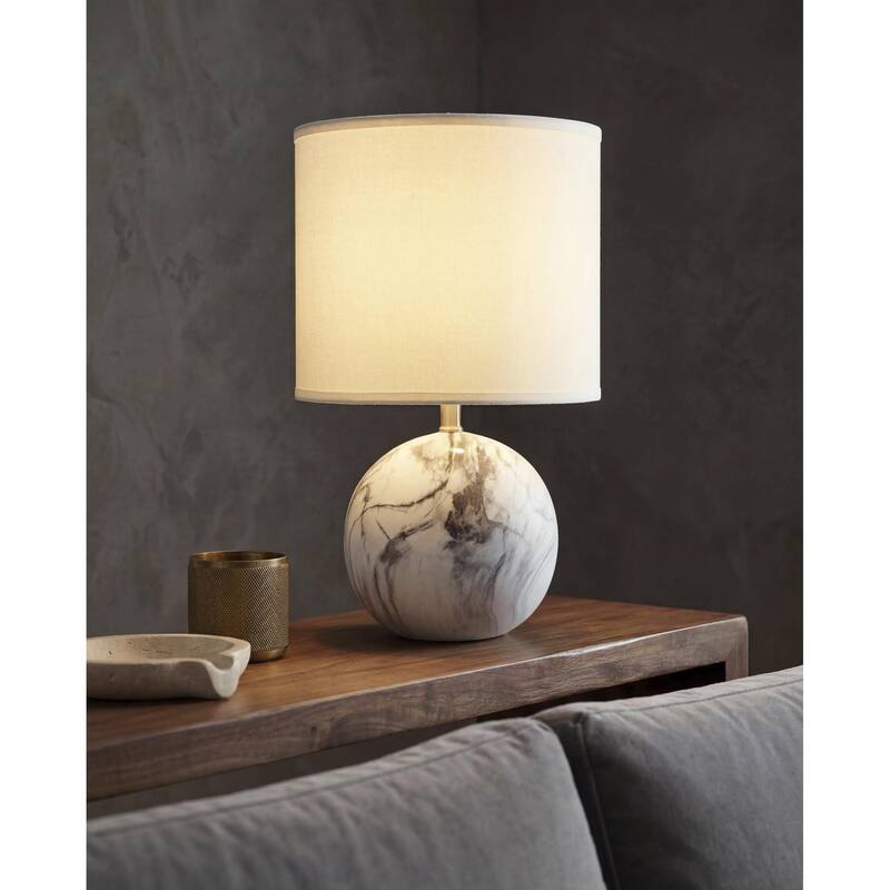 Livabliss Vogel Traditional Accent Table Lamp