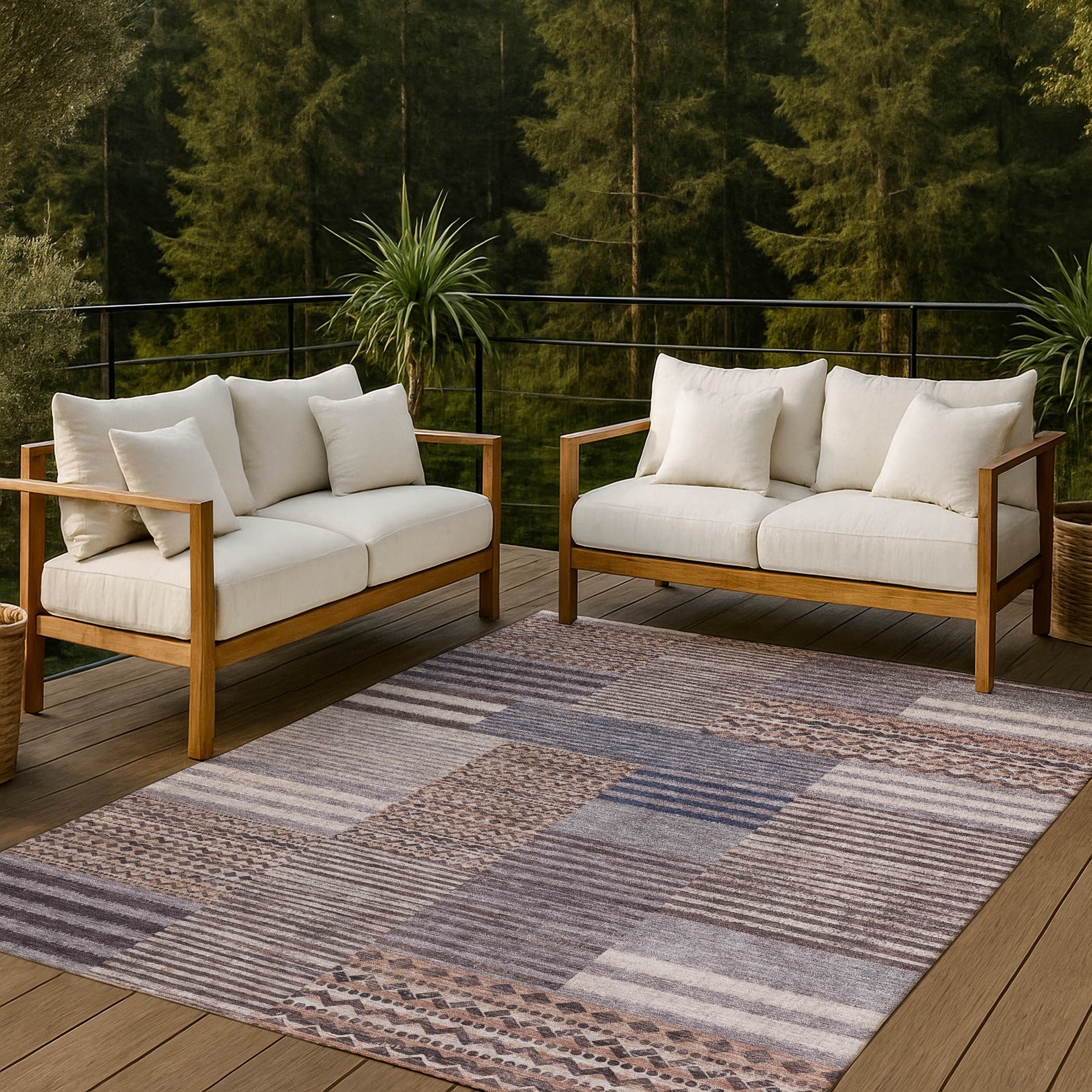 Machine Washable Indoor/ Outdoor Geo Folkston Chantille Rug