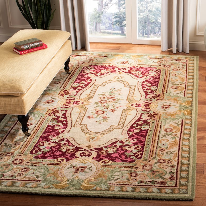 SAFAVIEH Handmade Savonnerie Zoey Traditional Oriental Wool Rug - 8' x 10' - Red/Ivory