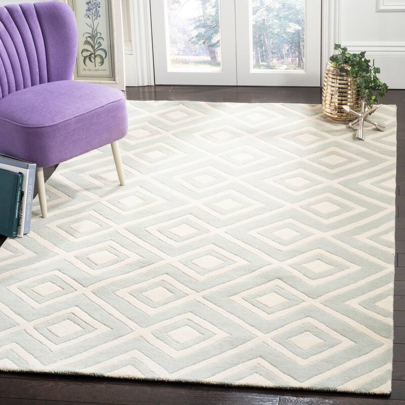 SAFAVIEH Handmade Chatham Evda Modern Moroccan Wool Rug - 4' x 6' - Grey/Ivory