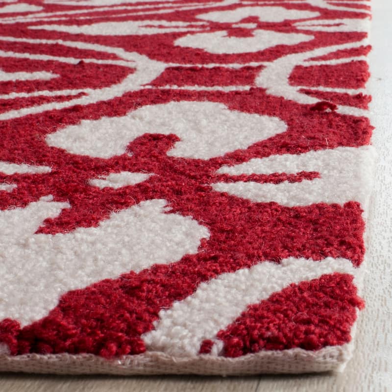 SAFAVIEH Handmade Four Seasons Dedde Floral Rug