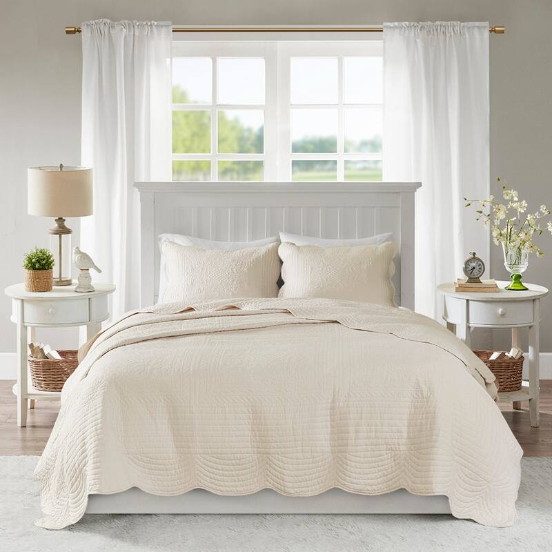 3 Piece Reversible Scalloped Edge Quilt Set Cream King/Cal King