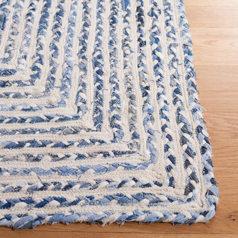 SAFAVIEH Handmade Braided Tadako Cotton Rug
