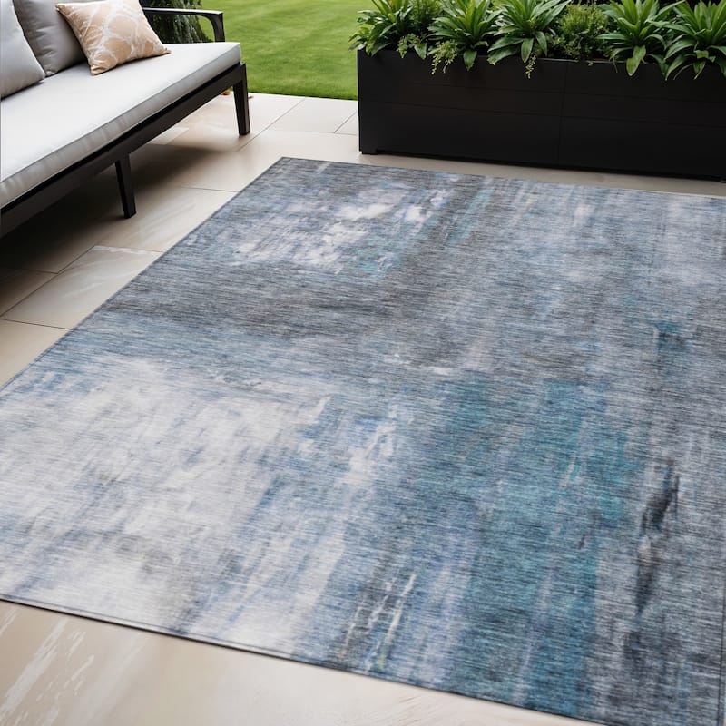 HomeRoots Abstract Transitional Rectangle Outdoor Rug - 5' X 8'