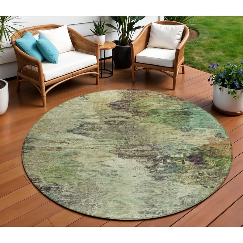 HomeRoots Abstract Transitional Rectangle Outdoor Rug - 8' Round