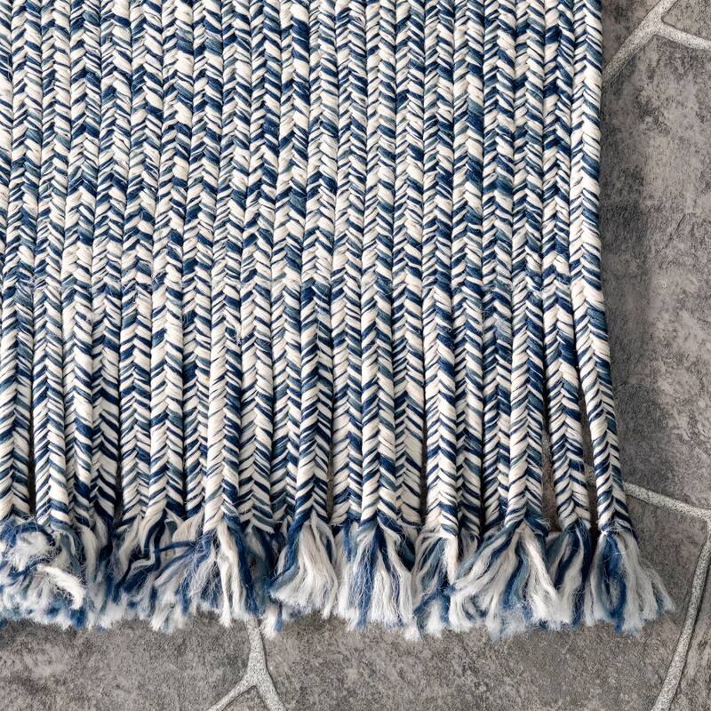Nuloom Braided Courtney Tassel Indoor/Outdoor Area Rug