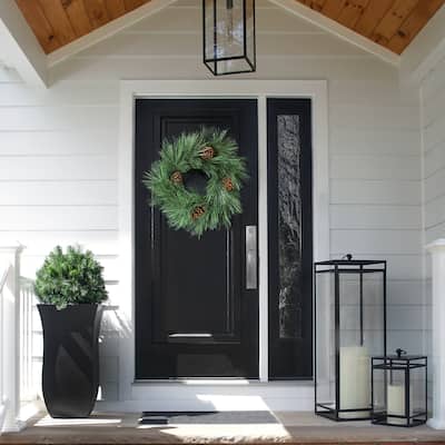 24" Horsetail Pine Wreath With Pinecones