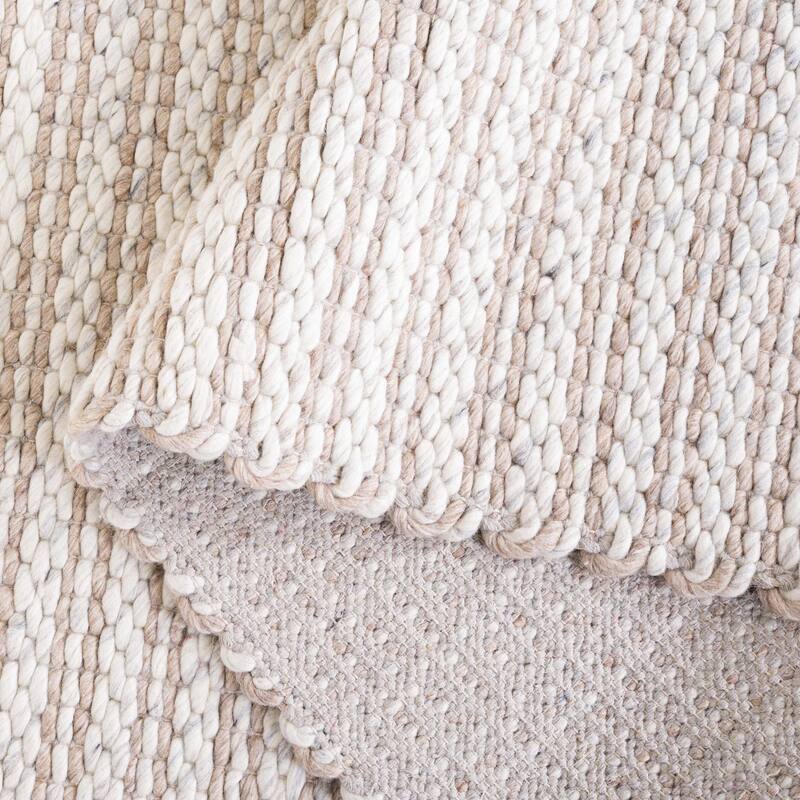 SAFAVIEH Hand-Woven Vermont Evette Transitional Wool Rug