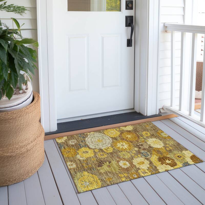 Machine Washable Indoor/ Outdoor Modern Floral Chantille Rug - Mocha - 1'8" x 2'6"