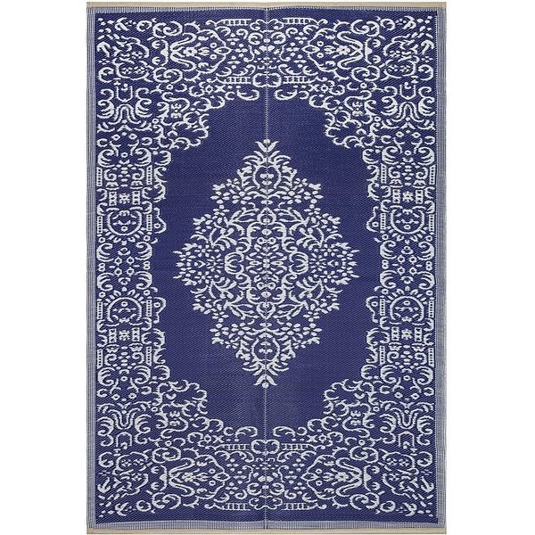 Lightweight Indoor Outdoor Reversible Plastic Area Rug - Medallion Oriental Design. Opens flyout.